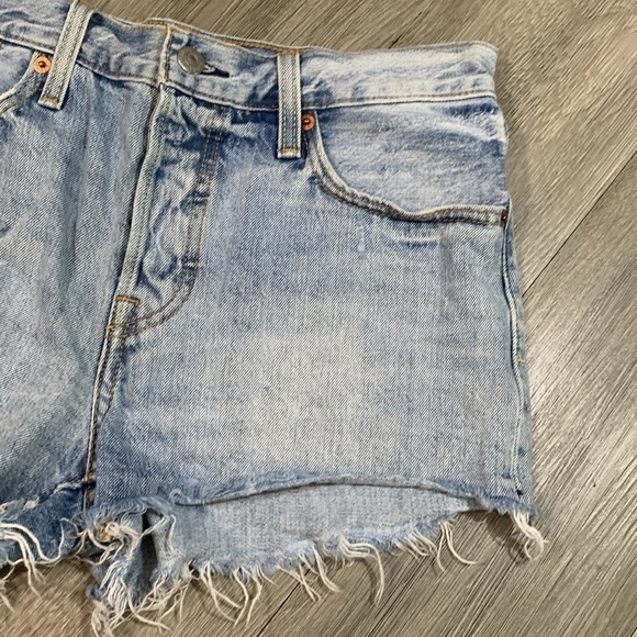 Levi’s 501 Light Wash Button Fly Distressed Cut Off Style Denim Shorts size 27 - Picture 3 of 11